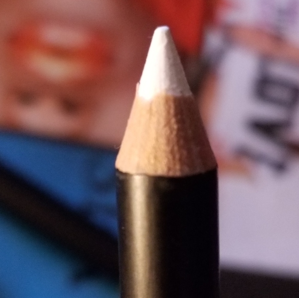 Lip and eyeliner
